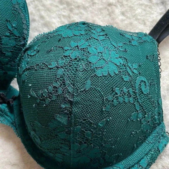 Victoria's Secret Dream Angels Lace Bra - Picture 5 of 16